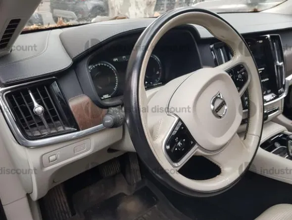 1#9984 Volvo V90