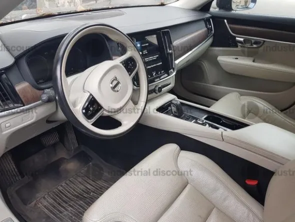 1#9984 Volvo V90