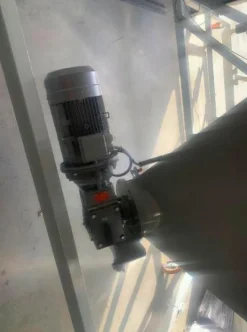 WHEELED SCREW CONVEYOR to charge TANKER TRUCKS