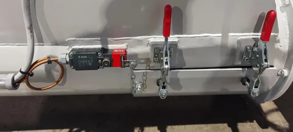 WHEELED SCREW CONVEYOR to charge TANKER TRUCKS